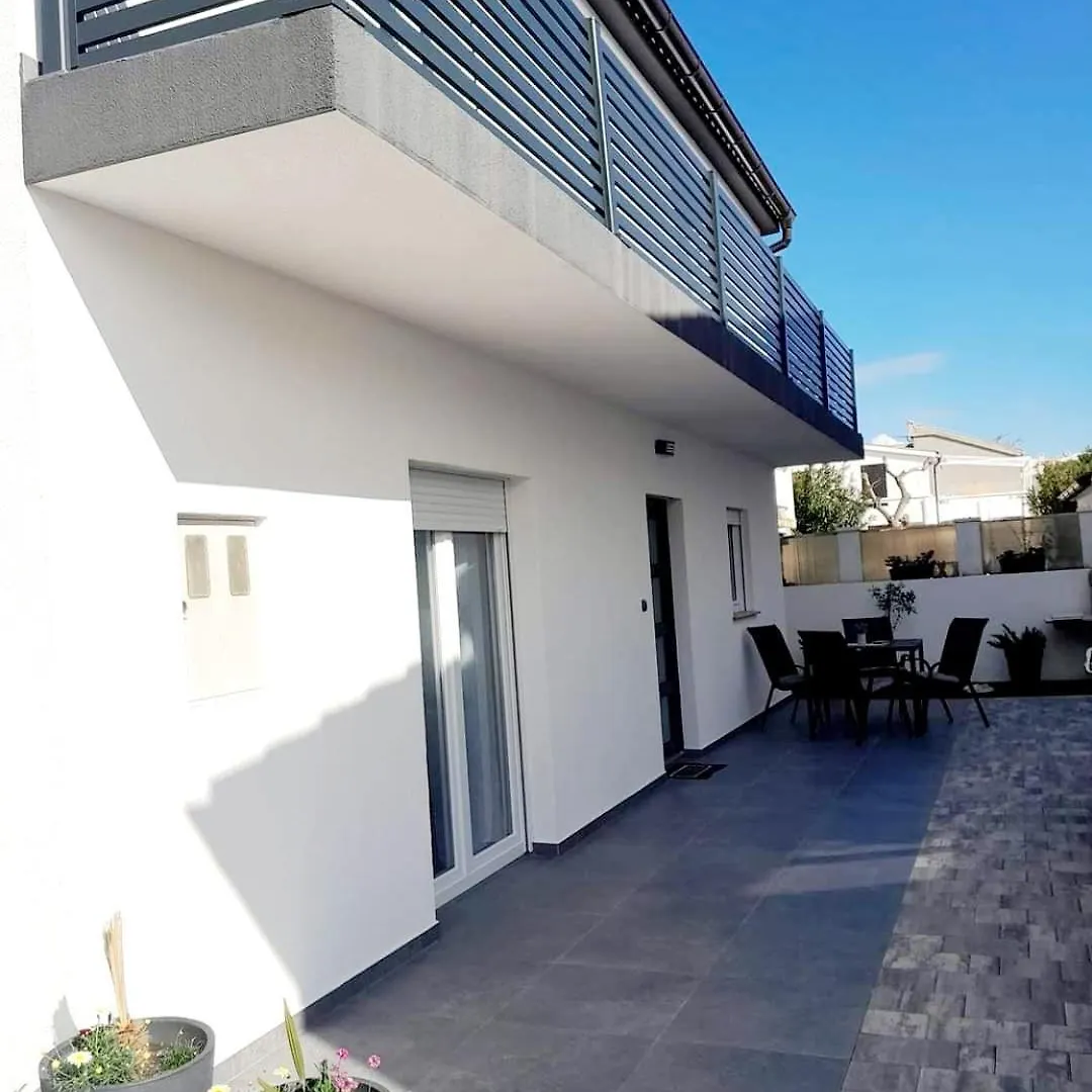 Apartamento Dunja Vir